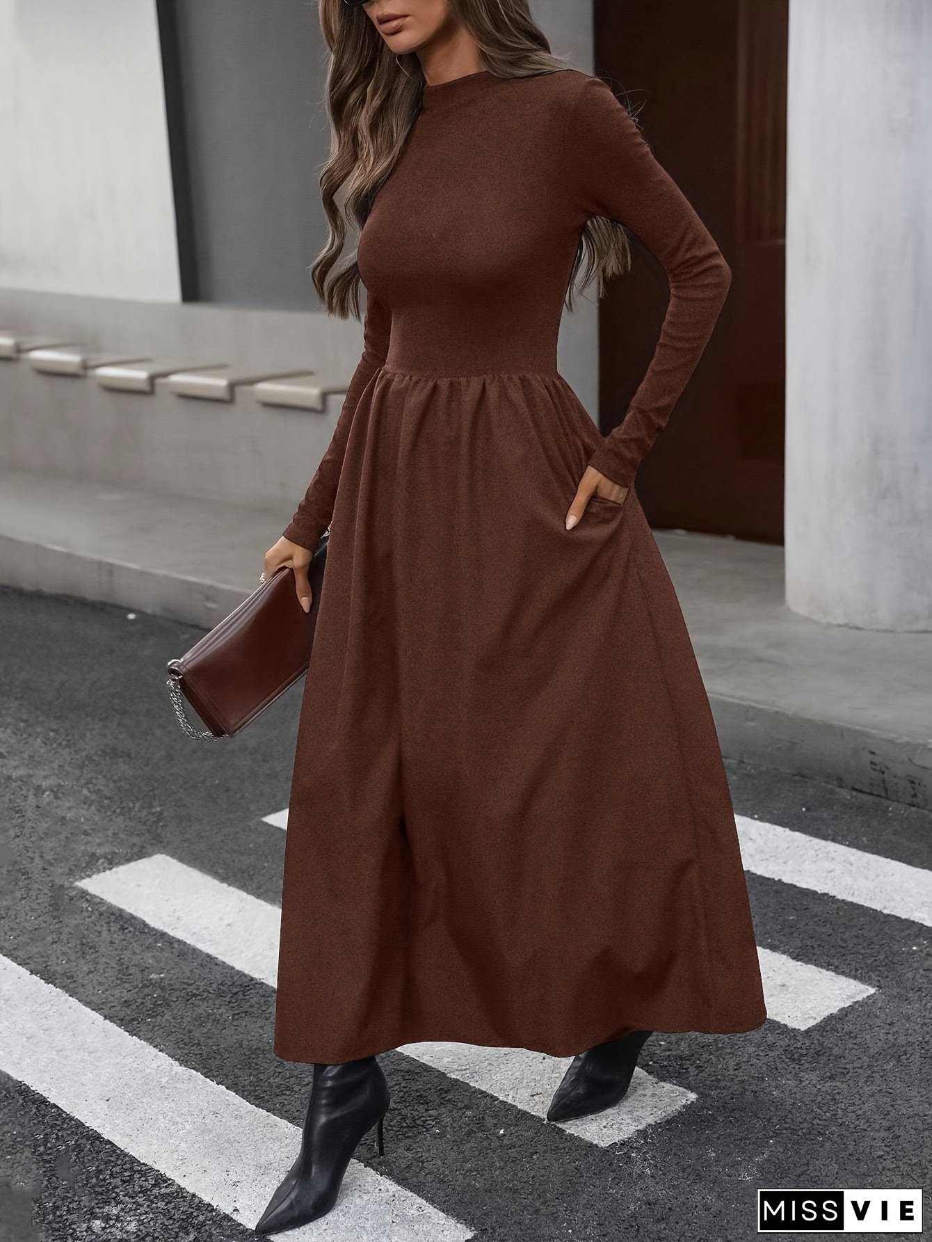 Brown A-line Dress with Long Sleeves for Women, Round-neck Pockets FallWinter Collection