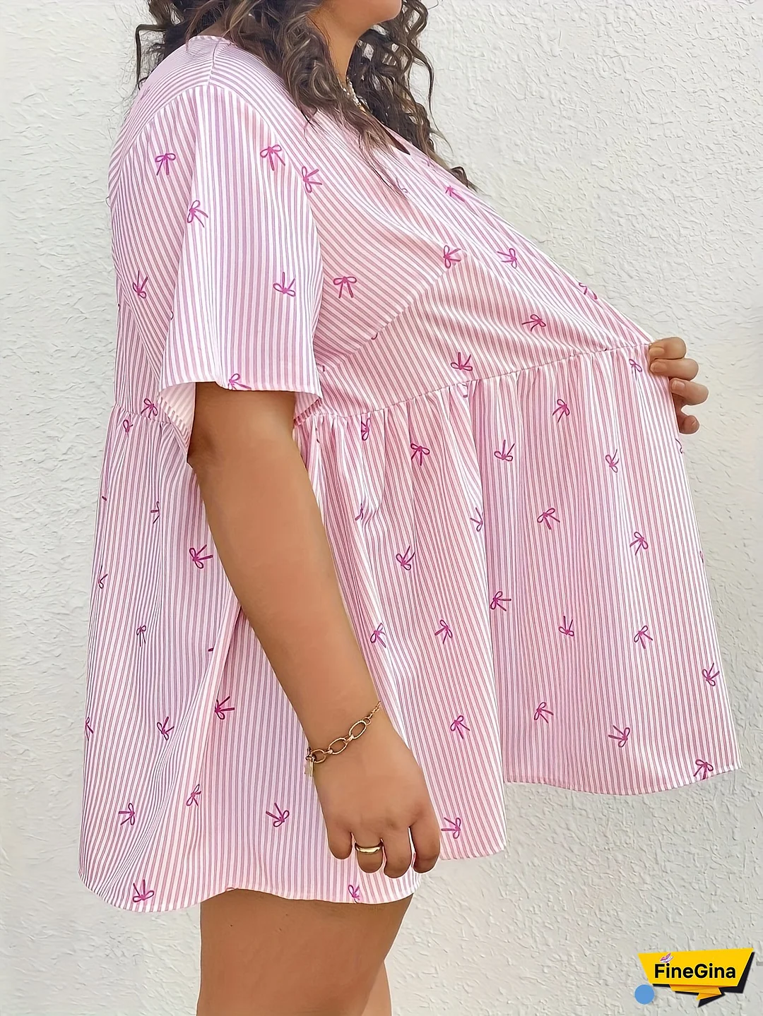 [Plus Size Bow Print Top] Plus Size Women's Elegant Pink Striped Bow Print Top - Casual Short Sleeve, Round Neck, Long Length, Summer Fashion, Polyester Fabric