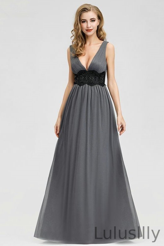 Gorgeous V-Neck Sleeveless Long Lace Evening Prom Dress Online - lulusllly