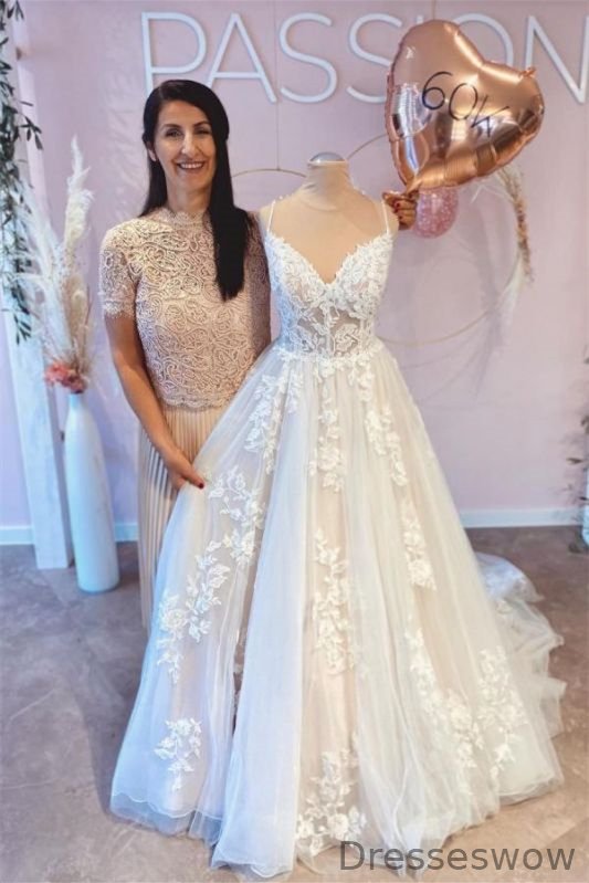 Dresseswow Spaghetti-Straps V-Neck Tulle Lace Wedding Dress With Lace Appliques