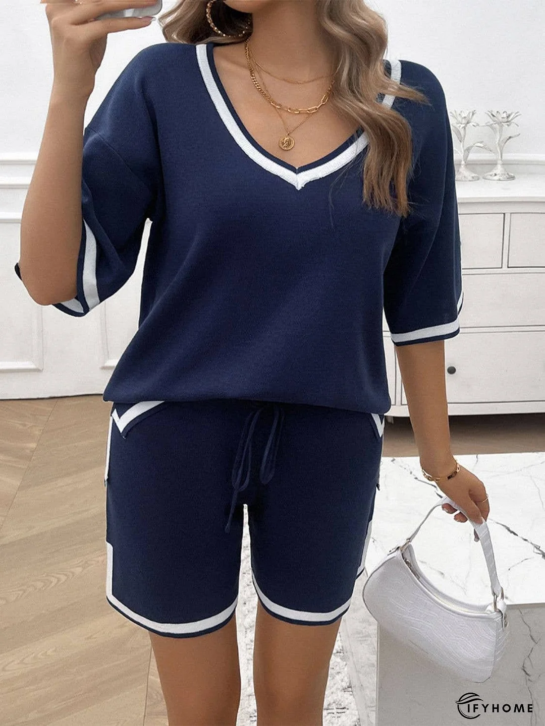 Contrast Trim V-Neck Top and Shorts Set | IFYHOME