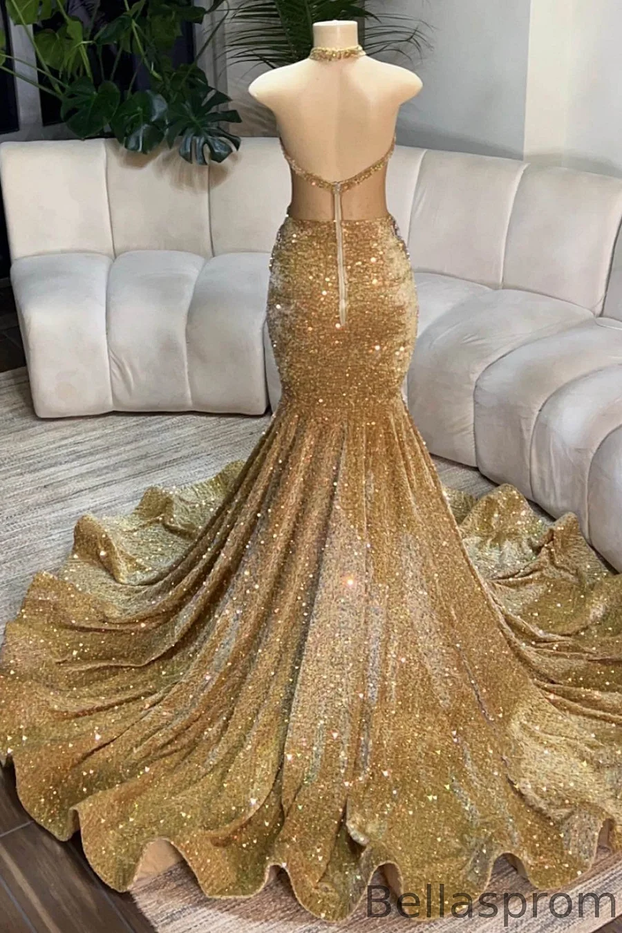 green emerald velvet dress Beautiful Long Gold Mermaid Sleeveless Glitter Prom Dress with Veil main image 1