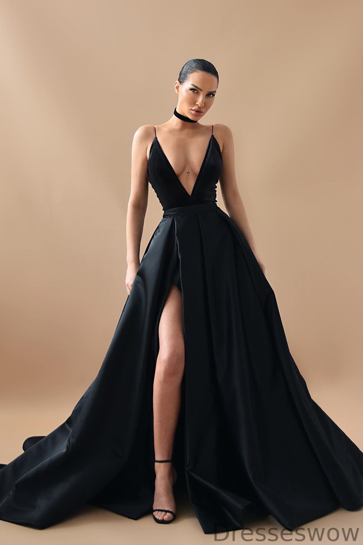 Dresseswow Deep V-Neck Black Prom Dress Sleeveless With Split Long