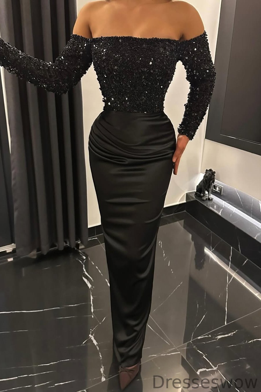 Dresseswow Black Off-the-Shoulder Long Sleeves Mermaid Prom Gown With Sequins