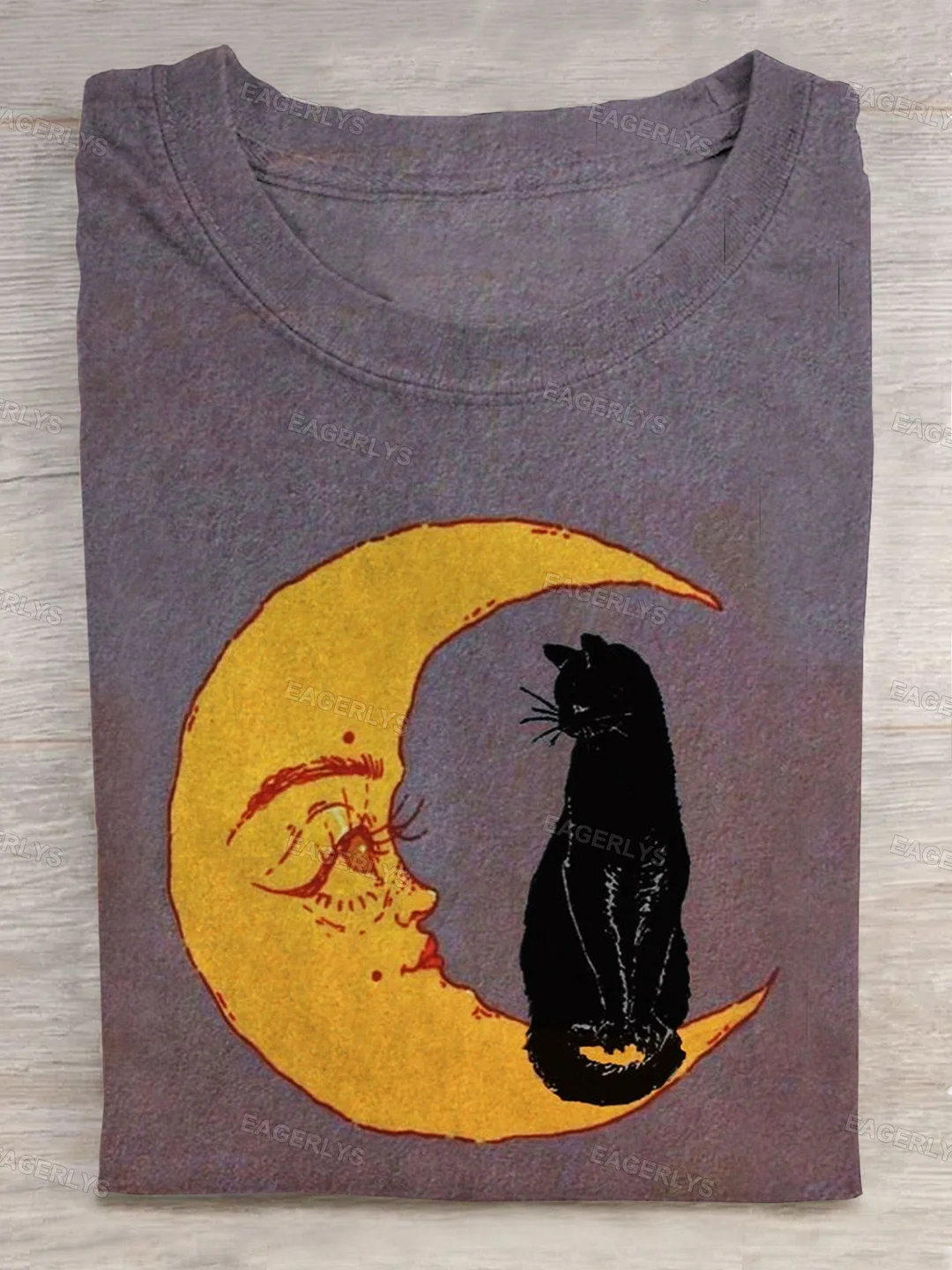Eagerlys Cute Funny Cat And Moon Art Print Design T-Shirt Eagerlys