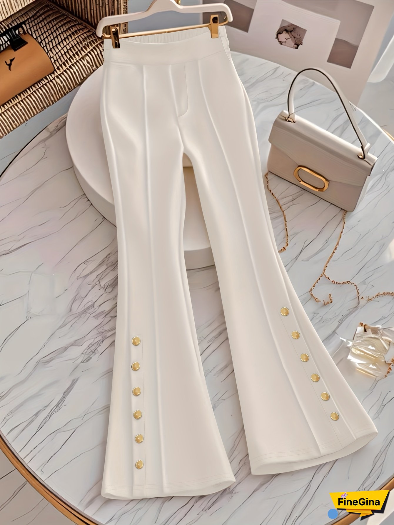 Women‘s Casual Pants for Spring And Summer, Stylish And Slim-Fit, Featuring Buttoned Flared Long Trousers in Black.