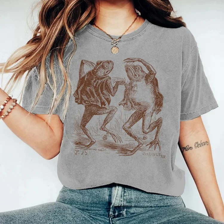 Eagerlys Dancing frogs toads vintage illustration T-shirt Eagerlys