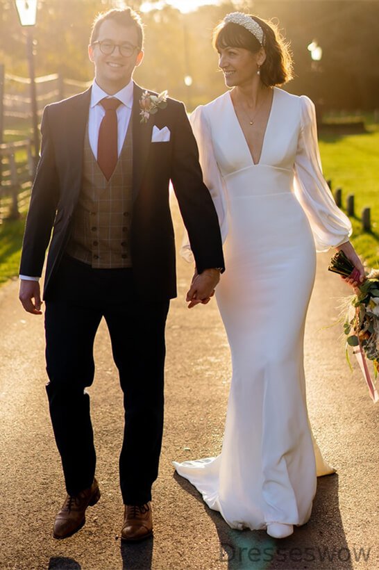 Dresseswow V-Neck Long Sleeves Wedding Dress Mermaid With Open Back
